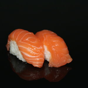 Salmon Nigiri (2 pieces)