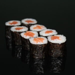 Salmon maki (8 pieces)