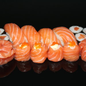 Salmon set (18 pieces)