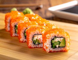 california rolls sushi